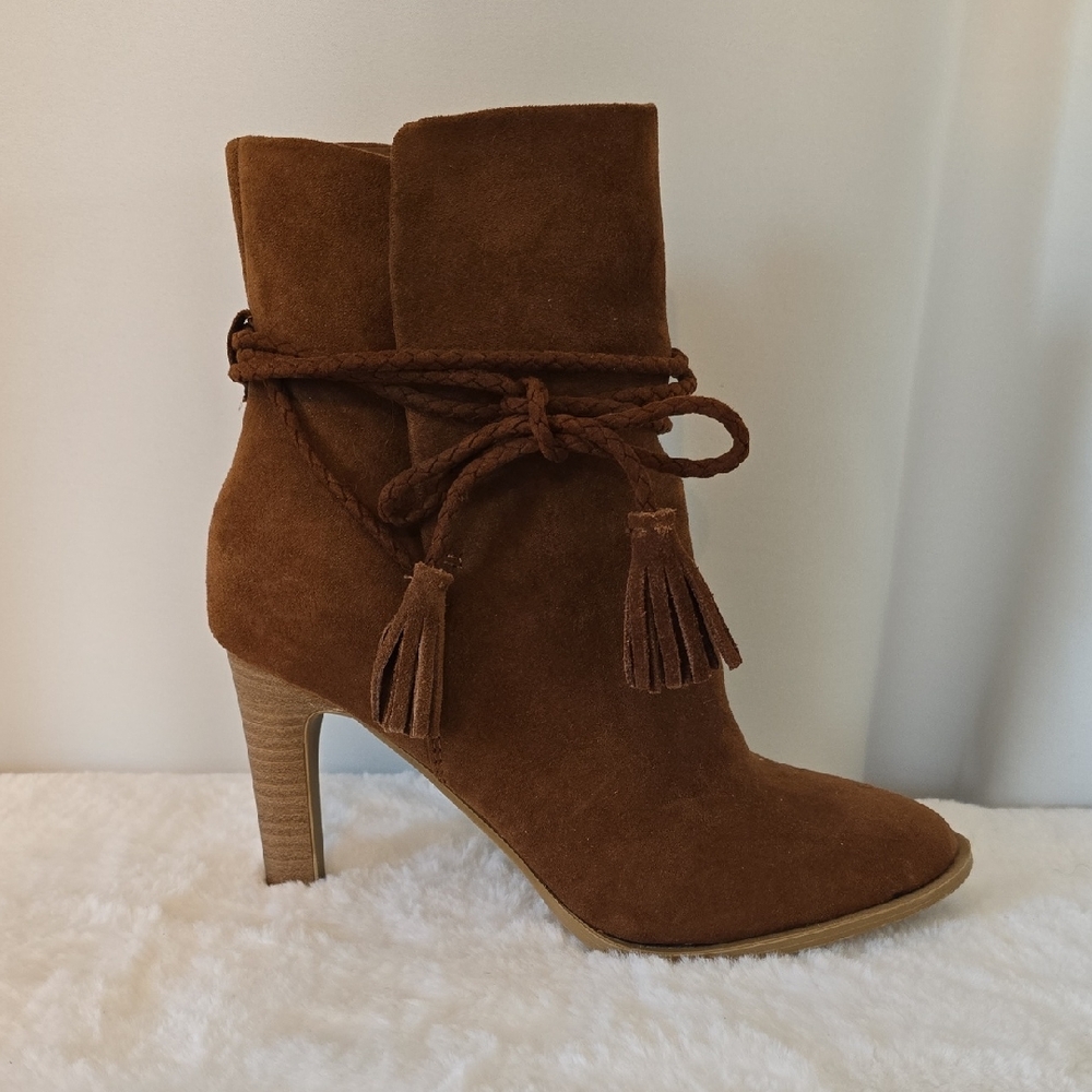 Universal Thread Tan Suede Heeled Boots